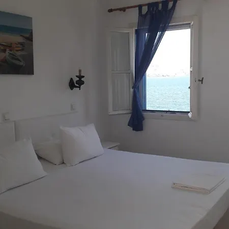 帕夫洛斯公寓 公寓 *