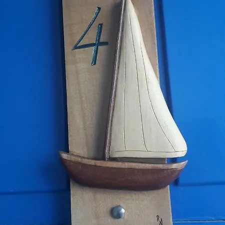 帕夫洛斯公寓 *